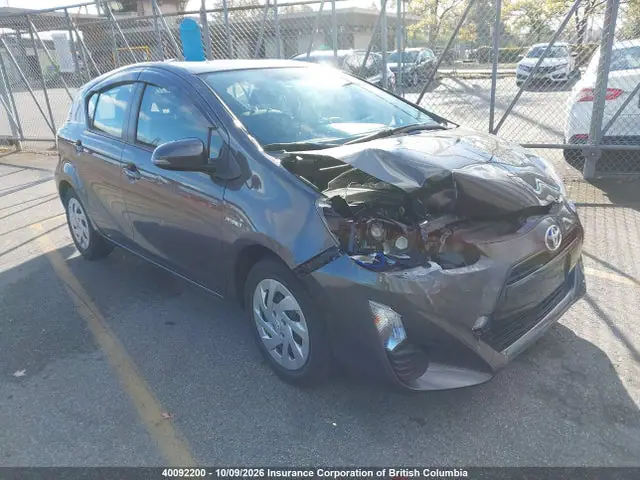 JTDKDTB30G1126272 — 2016 Toyota Prius, Передняя часть (Front), фото до ремонта