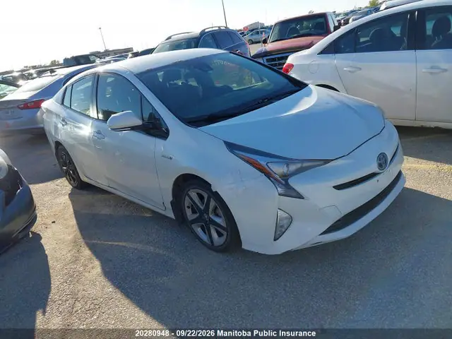 JTDKARFU2H3031412 — 2017 Toyota Prius, Град (Hail), фото до ремонта