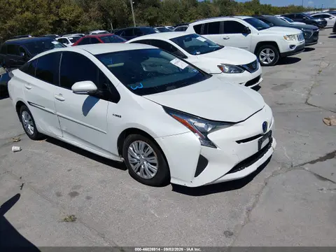 JTDKARFU1H3041591 — 2017 Toyota Prius, Передняя часть слева (Left Front), фото до ремонта