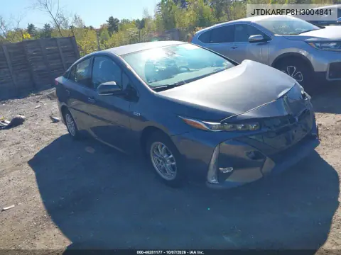 JTDKARFP8H3004841 — 2017 Toyota Prius, Передняя часть, фото до ремонта