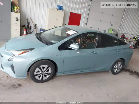 2017 Toyota Prius Two VIN JTDKBRFU7H3040295 фото 15