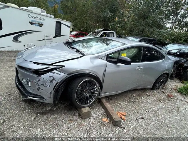 JTDADABU9R3015655 — 2024 Toyota Prius, фото 3 с аукциона IAAI 14.10.2026, Передняя часть