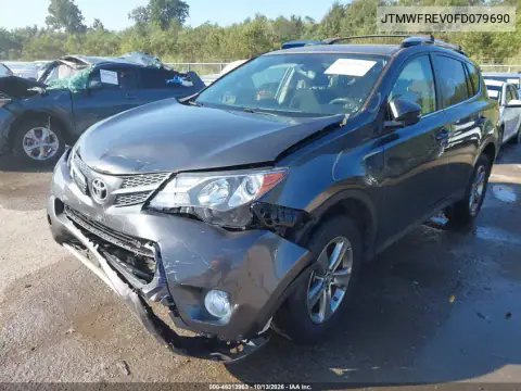 JTMWFREV0FD079690 — 2015 Toyota RAV4, фото 3 с аукциона IAAI, Левый бок