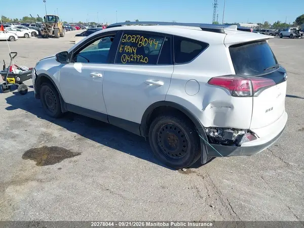 2T3JFREV2GW429920 — 2016 Toyota RAV4, фото 3 с аукциона IAAI 29.09.2026, Передняя часть