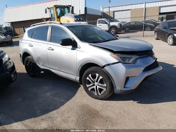 2T3ZFREV1GW274201 — 2016 Toyota RAV4, Передняя часть (Front End), фото до ремонта