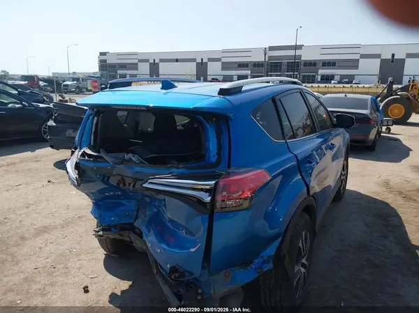 2T3ZFREV7GW306875 — 2016 Toyota RAV4, фото 4 с аукциона IAAI 13.10.2026, Задняя часть