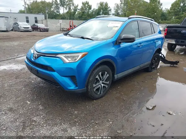 2T3BFREV0GW538994 — 2016 Toyota RAV4, фото 2 с аукциона IAAI 01.10.2026, Задняя часть слева