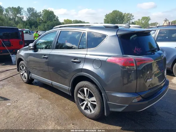 JTMWFREV3GD090717 — 2016 Toyota RAV4, фото 3 с аукциона IAAI, Правый бок