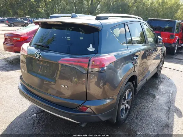 JTMWFREV3GD090717 — 2016 Toyota RAV4, фото 4 с аукциона IAAI, Правый бок