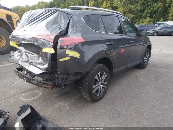 2T3BFREVXGW423612 — 2016 Toyota RAV4, фото 4 с аукциона IAAI 09.10.2026, Задняя часть