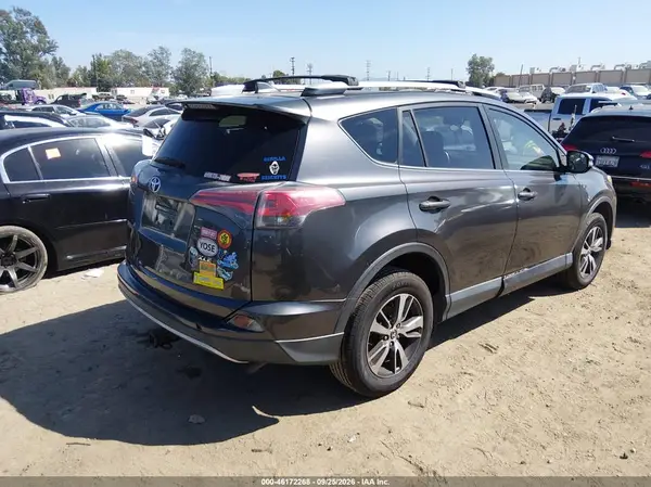 JTMWFREV7GJ081973 — 2016 Toyota RAV4, фото 4 с аукциона IAAI, Левый бок