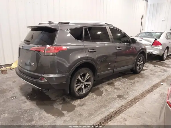 2T3RFREV9GW434535 — 2016 Toyota RAV4, фото 4 с аукциона IAAI, Левый бок