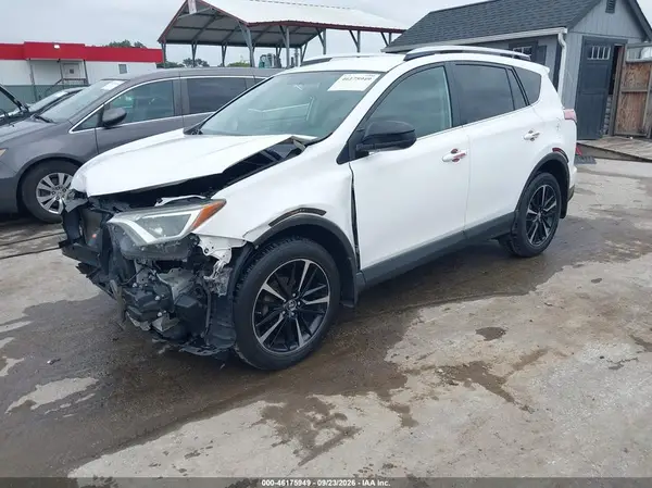 2T3BFREV0GW501931 — 2016 Toyota RAV4, фото 2 с аукциона IAAI, Передняя часть