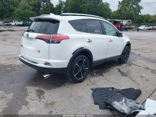 2T3BFREV0GW501931 — 2016 Toyota RAV4, фото 4 с аукциона IAAI, Передняя часть