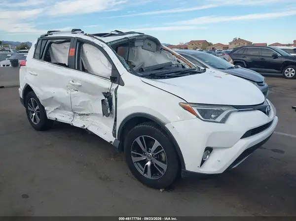 2T3WFREV0GW308566 — 2016 Toyota RAV4, Опрокидывание (Rollover), фото до ремонта