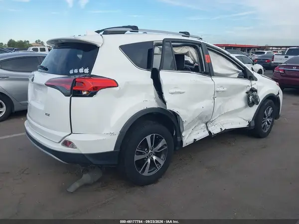 2T3WFREV0GW308566 — 2016 Toyota RAV4, фото 4 с аукциона IAAI 11.10.2026, Опрокидывание