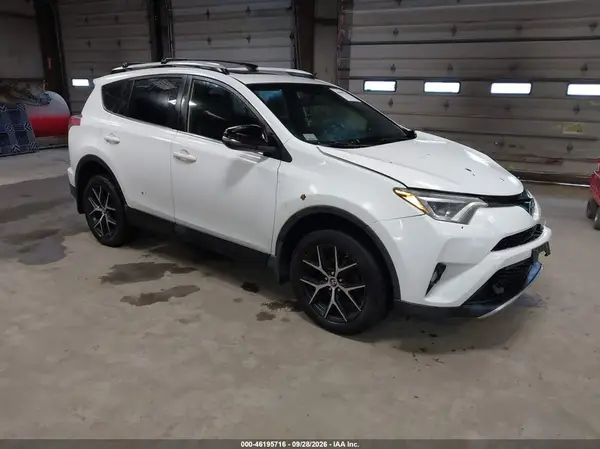 JTMJFREV1GJ078612 — 2016 Toyota RAV4, Передняя часть слева (Left Front), фото до ремонта