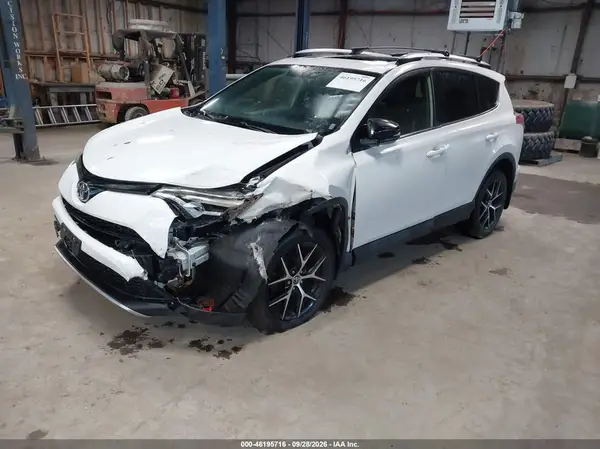 JTMJFREV1GJ078612 — 2016 Toyota RAV4, фото 2 с аукциона IAAI, Передняя часть слева