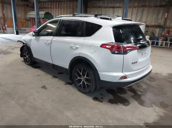 JTMJFREV1GJ078612 — 2016 Toyota RAV4, фото 3 с аукциона IAAI, Передняя часть слева