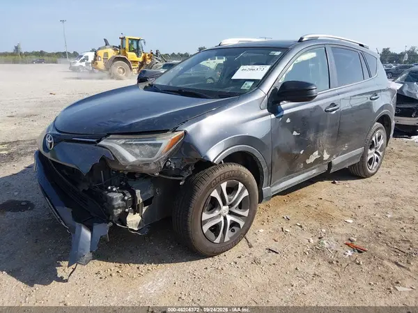 JTMZFREV0GD091742 — 2016 Toyota RAV4, фото 2 с аукциона IAAI, Передняя часть