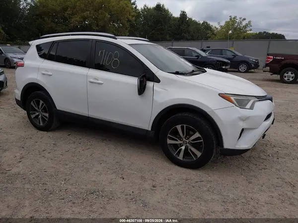 2T3RFREV4GW436421 — 2016 Toyota RAV4, Передняя часть справа (Right Front), фото до ремонта
