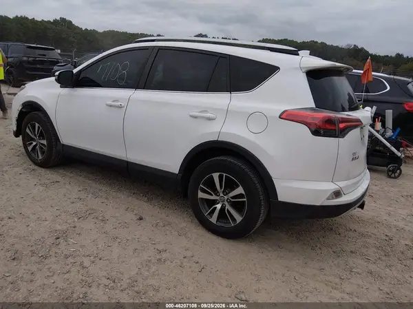 2T3RFREV4GW436421 — 2016 Toyota RAV4, фото 3 с аукциона IAAI, Передняя часть справа