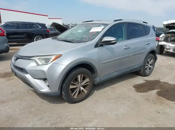 2T3WFREV8GW267426 — 2016 Toyota RAV4, фото 2 с аукциона IAAI, Задняя часть слева