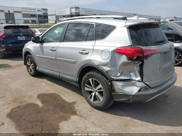 2T3WFREV8GW267426 — 2016 Toyota RAV4, фото 3 с аукциона IAAI, Задняя часть слева