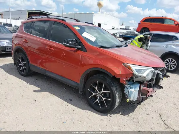 JTMNFREVXGJ082241 — 2016 Toyota RAV4, Передняя часть слева (Left Front), фото до ремонта