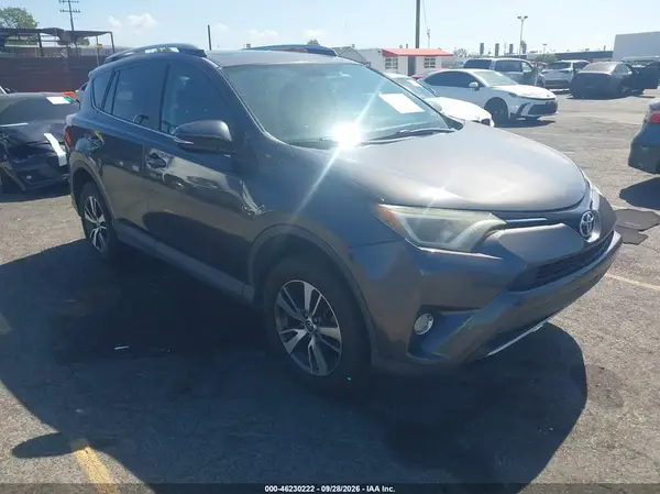 2T3WFREV2GW268426 — 2016 Toyota RAV4, Задняя часть слева (Left Rear), фото до ремонта