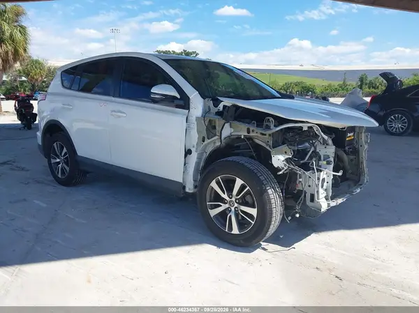 2T3RFREV1GW483535 — 2016 Toyota RAV4, Естественный износ (Normal Wear & Tear), фото до ремонта