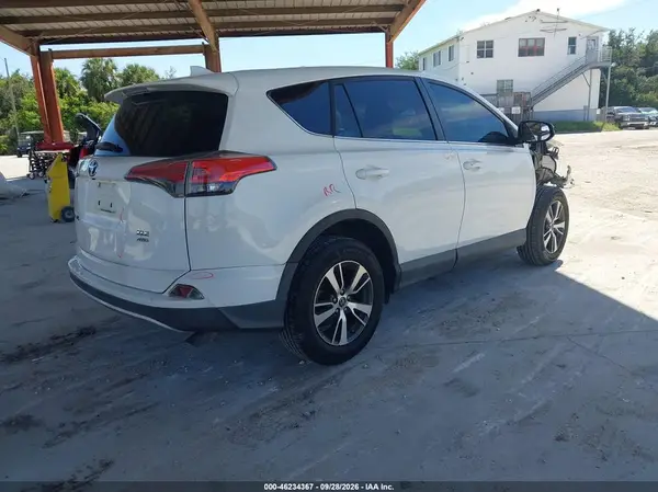 2T3RFREV1GW483535 — 2016 Toyota RAV4, фото 4 с аукциона IAAI 06.10.2026, Естественный износ