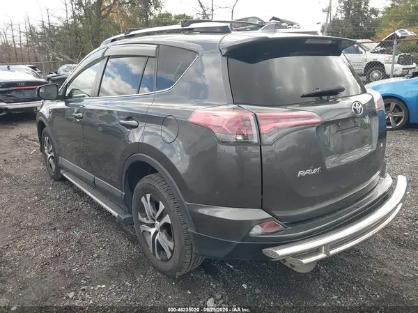 JTMBFREV3GJ053991 — 2016 Toyota RAV4, фото 3 с аукциона IAAI, Передняя часть