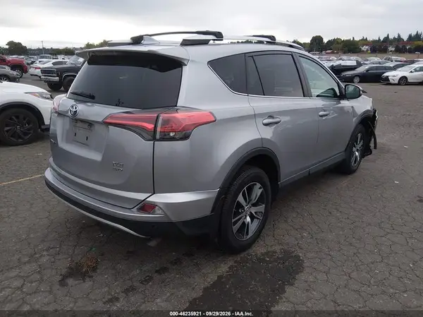 2T3RFREV1GW427031 — 2016 Toyota RAV4, фото 4 с аукциона IAAI, Передняя часть