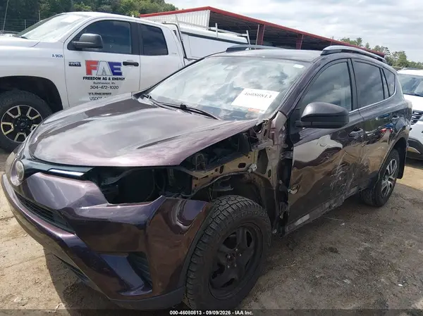 2T3BFREV5HW610399 — 2017 Toyota RAV4, фото 2 с аукциона IAAI 15.10.2026, Левый и правый бока