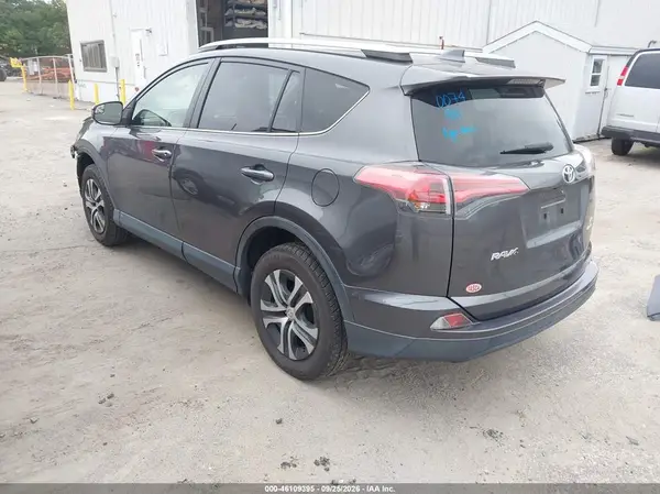 JTMBFREV9HJ709127 — 2017 Toyota RAV4, фото 3 с аукциона IAAI, Передняя часть