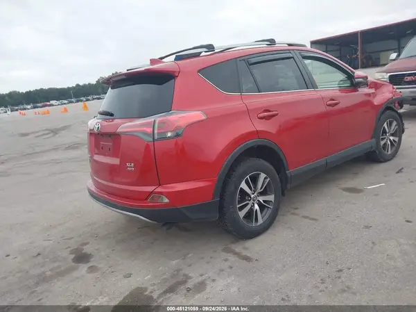 JTMRFREV1HJ112407 — 2017 Toyota RAV4, фото 4 с аукциона IAAI, Передняя часть справа