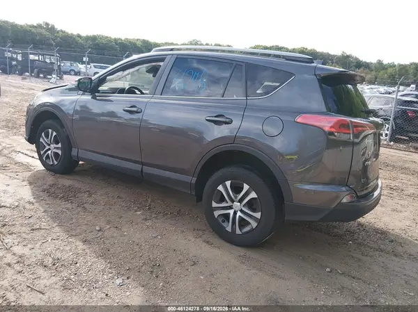 2T3ZFREV5HW361648 — 2017 Toyota RAV4, фото 3 с аукциона IAAI 14.10.2026, Передняя часть
