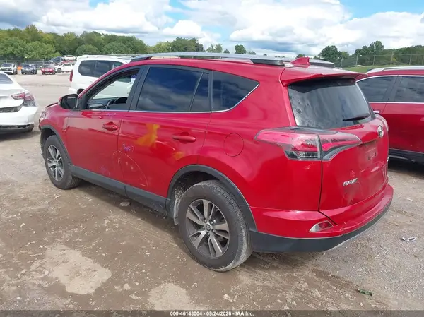 JTMWFREV4HJ140821 — 2017 Toyota RAV4, фото 3 с аукциона IAAI, Передняя часть