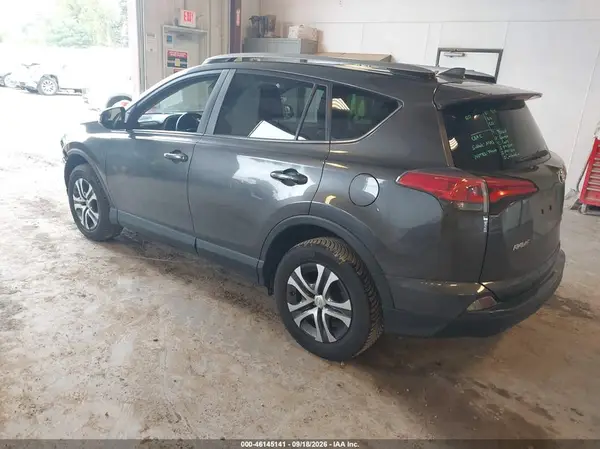 JTMBFREV4HJ132197 — 2017 Toyota RAV4, фото 3 с аукциона IAAI 01.10.2026, Передняя часть