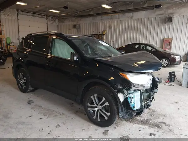 2T3ZFREV6HW374246 — 2017 Toyota RAV4, Передняя часть (Front End), фото до ремонта
