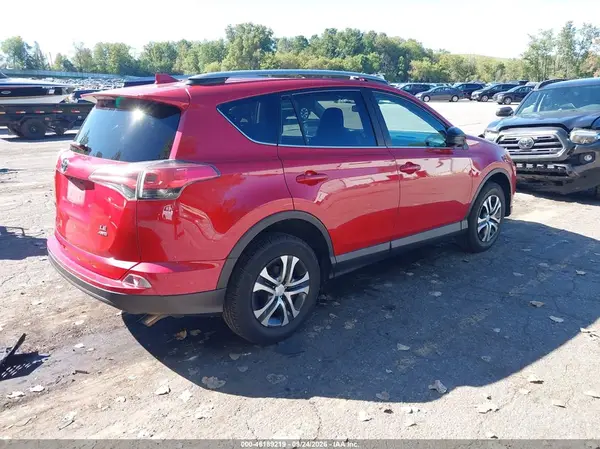 2T3BFREV8HW578273 — 2017 Toyota RAV4, фото 4 с аукциона IAAI 19.10.2026, Естественный износ