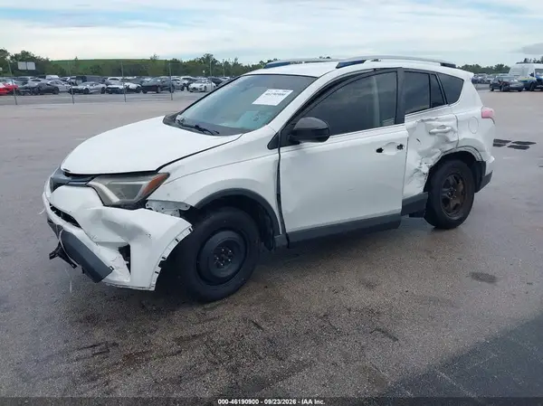 JTMZFREV9HJ703245 — 2017 Toyota RAV4, фото 2 с аукциона IAAI 14.10.2026, Левый бок