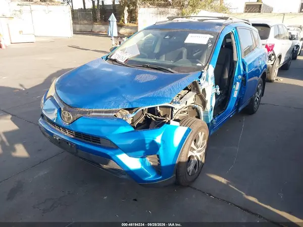 JTMZFREV3HJ703273 — 2017 Toyota RAV4, фото 2 с аукциона IAAI 14.10.2026, Левый бок