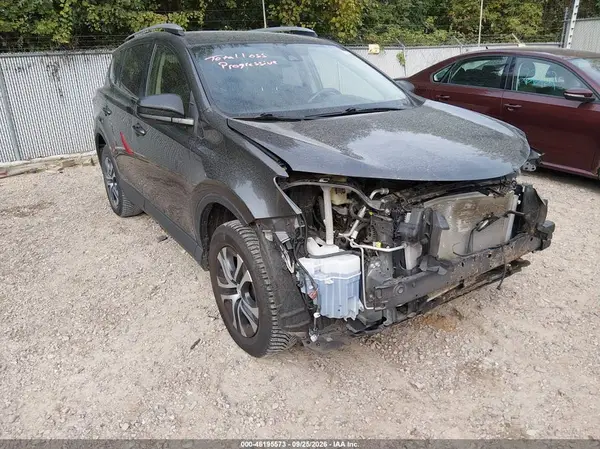 JTMBFREV8HJ147477 — 2017 Toyota RAV4, Передняя часть (Front End), фото до ремонта