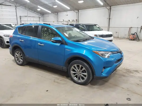 JTMDJREV8HD125856 — 2017 Toyota RAV4, Град (Hail), фото до ремонта