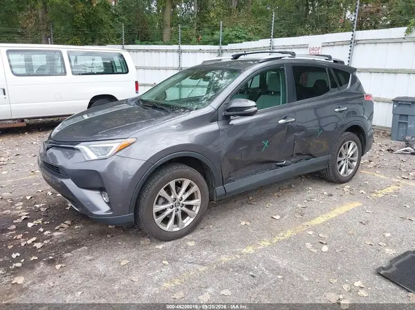 2T3DFREV1HW599703 — 2017 Toyota RAV4, фото 2 с аукциона IAAI, Левый бок