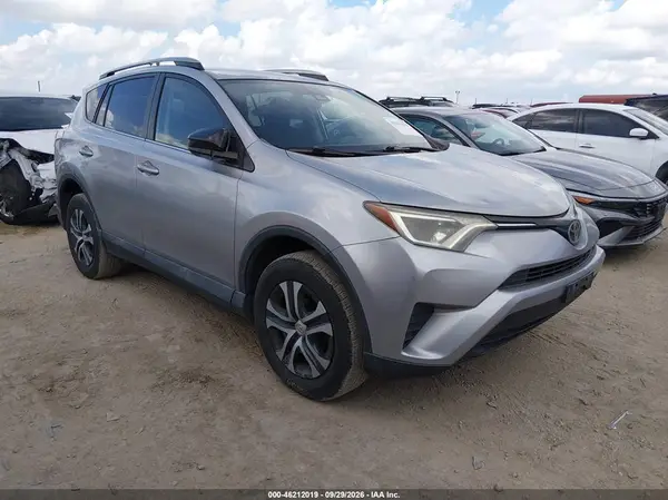2T3ZFREV8HW332354 — 2017 Toyota RAV4, Град (Hail), фото до ремонта
