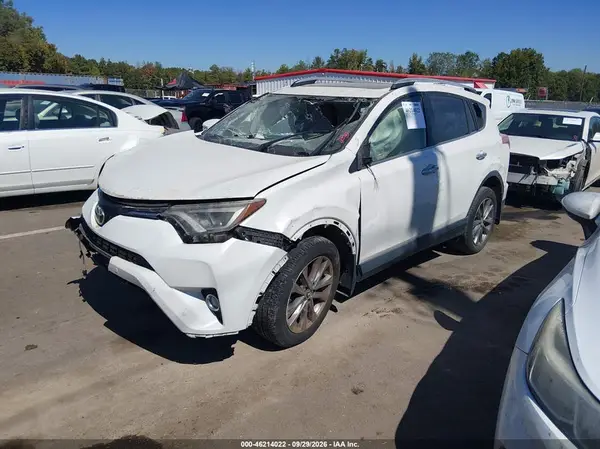 JTMYFREV0HJ706868 — 2017 Toyota RAV4, фото 2 с аукциона IAAI, Передняя часть