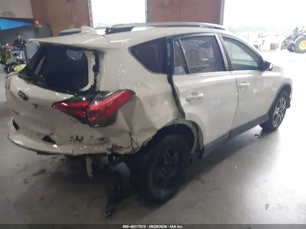 JTMZFREV2HJ719643 — 2017 Toyota RAV4, фото 4 с аукциона IAAI, Задняя часть